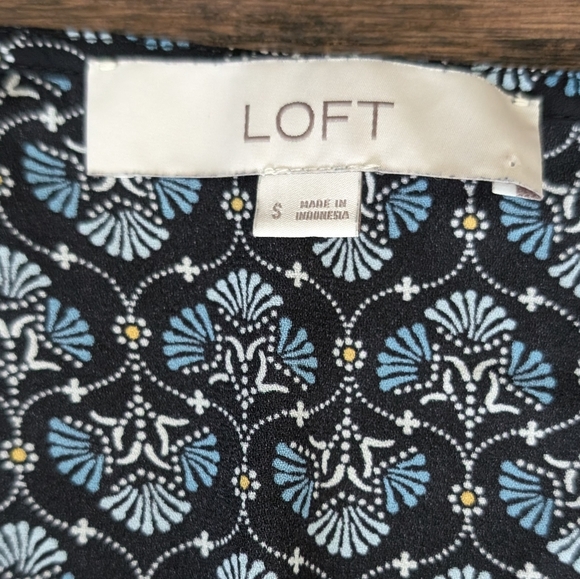 LOFT Blouse Short Sleeve Loose Fitted Floral Fan Print - Picture 5 of 7